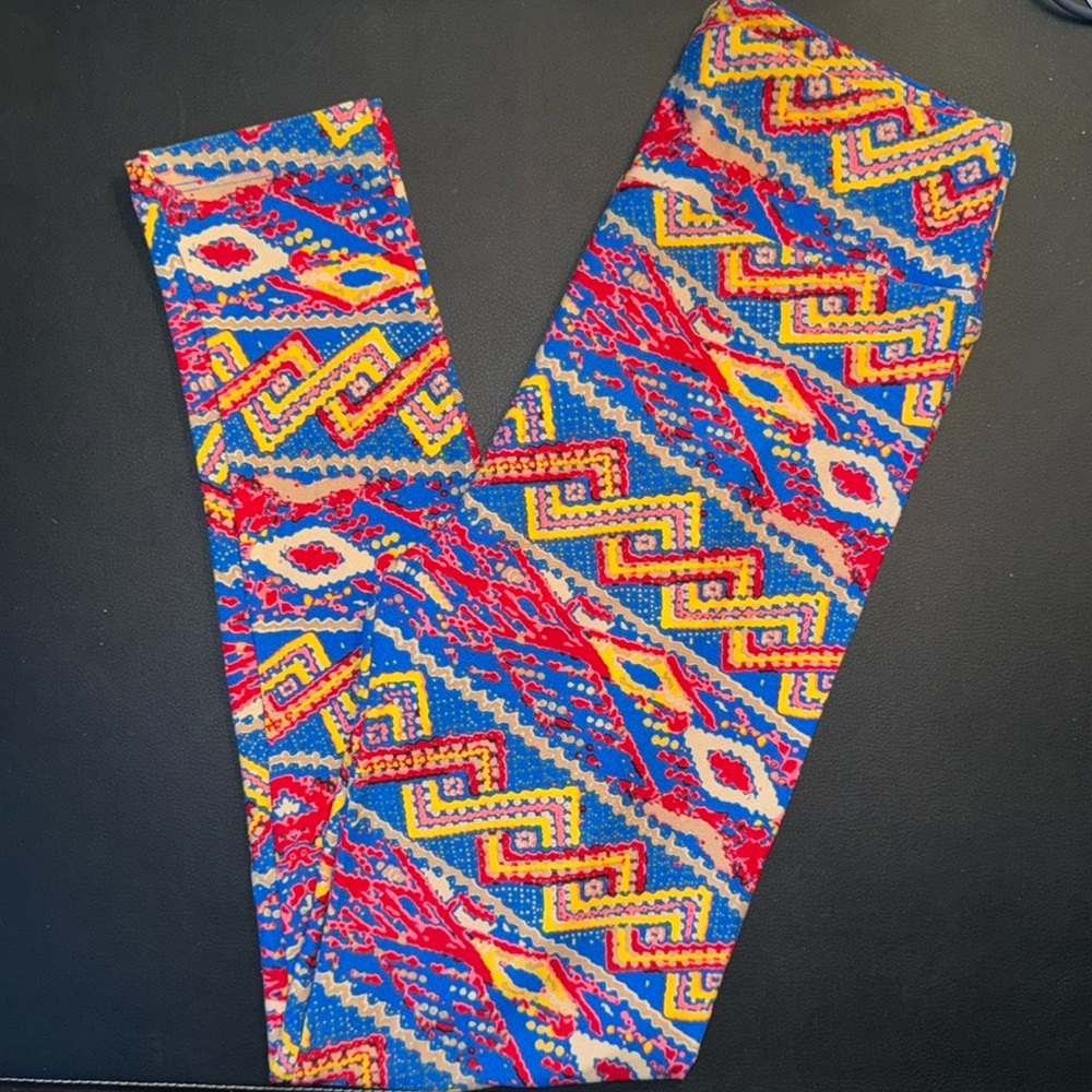 LuLaRoe Leggings with Vibrant Patterns